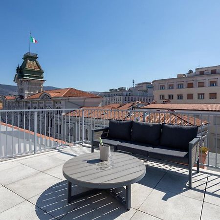 Vis A Vis Apartments Триест Екстериор снимка