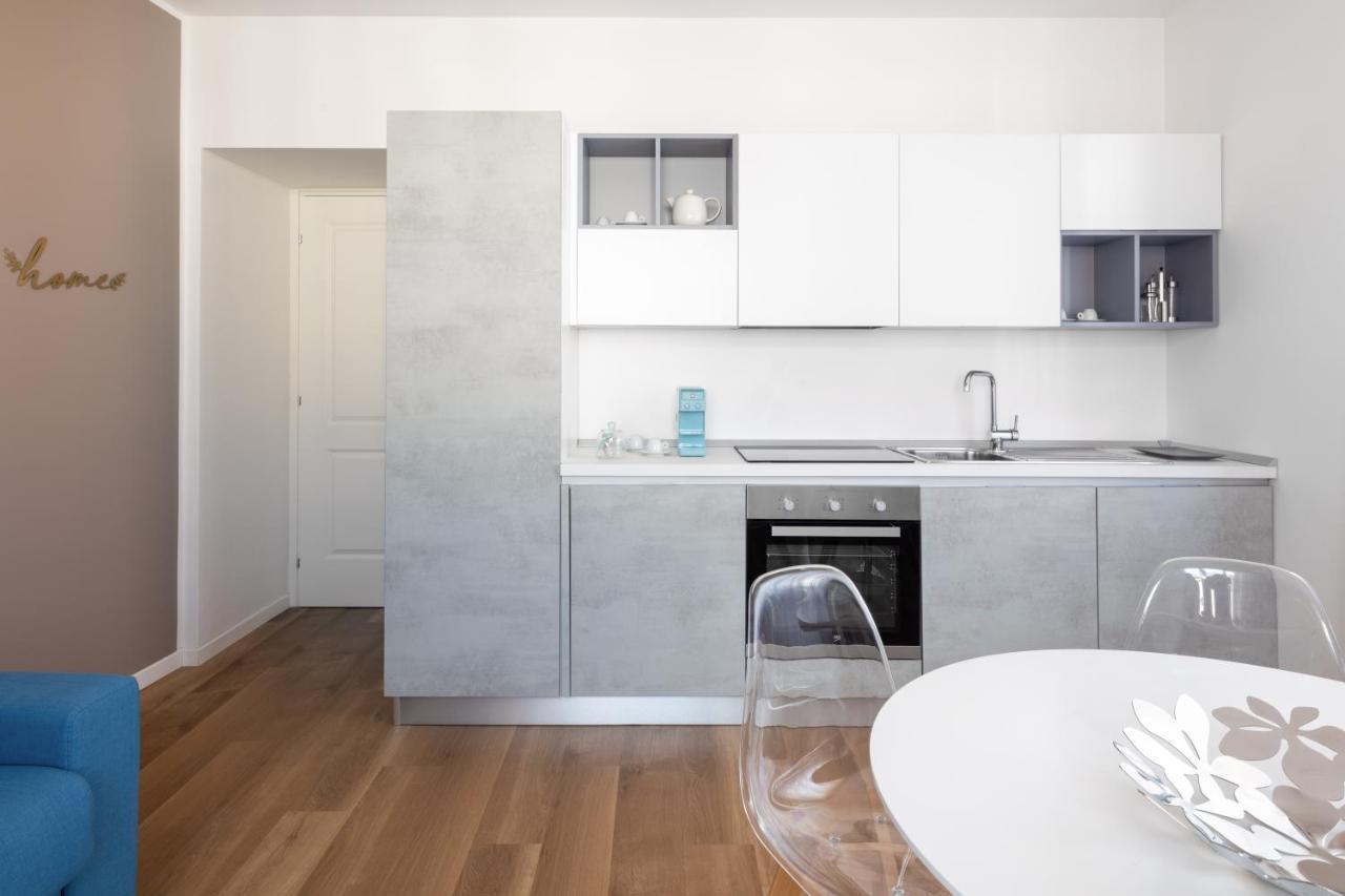 Vis A Vis Apartments Триест Екстериор снимка