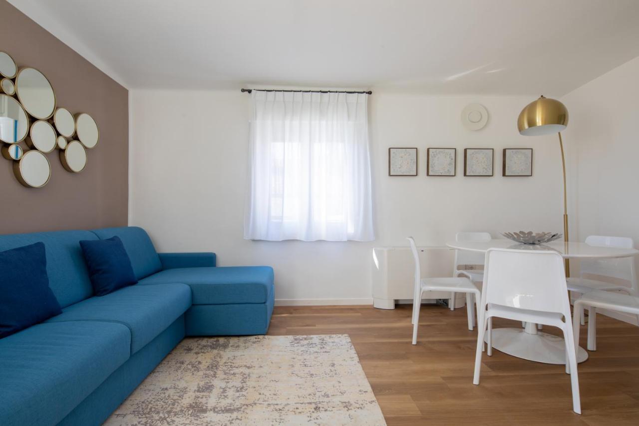 Vis A Vis Apartments Триест Екстериор снимка