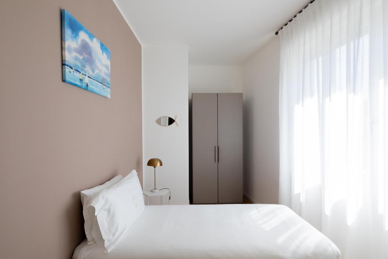 Vis A Vis Apartments Триест Екстериор снимка