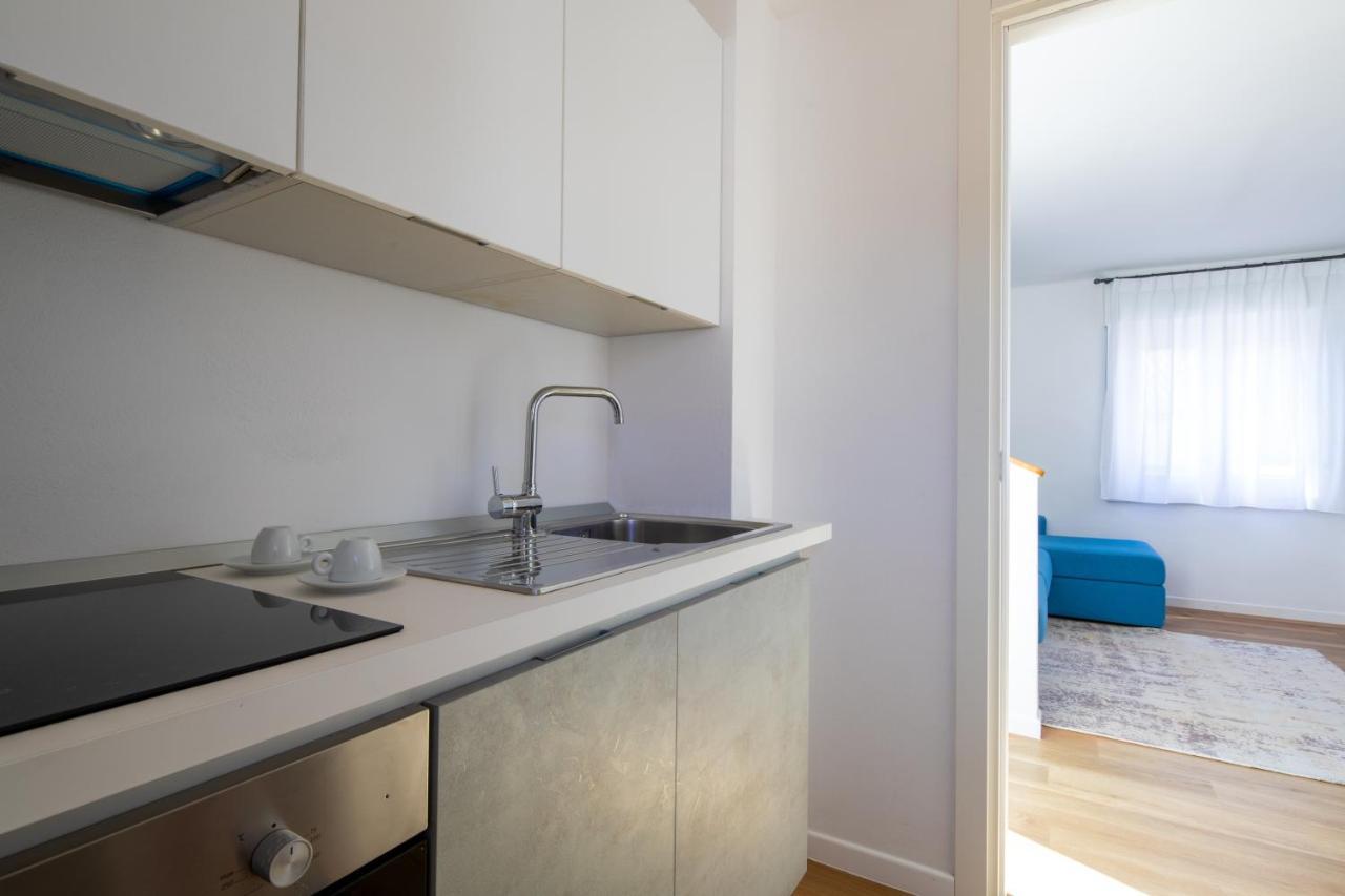 Vis A Vis Apartments Триест Екстериор снимка