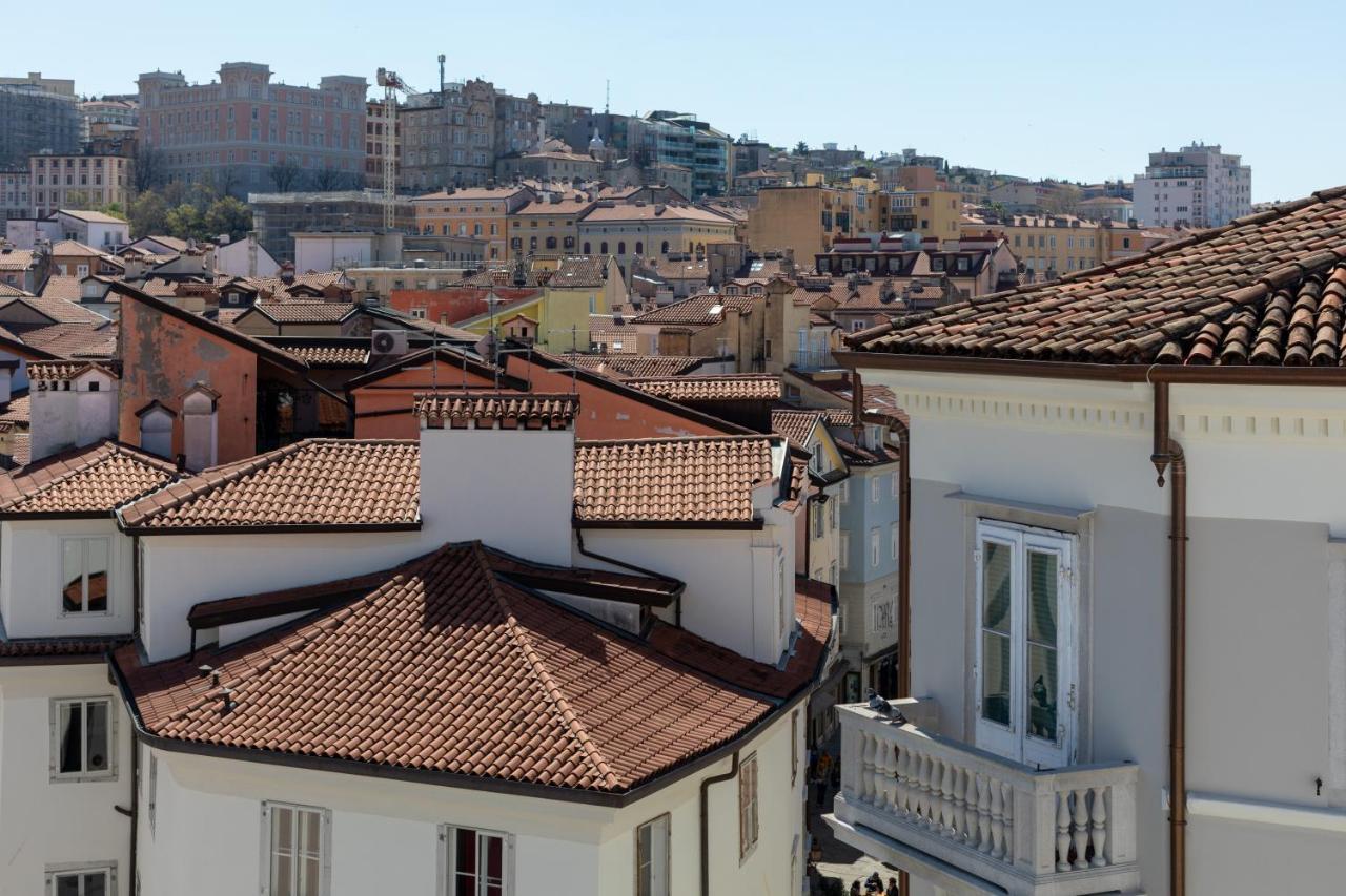 Vis A Vis Apartments Триест Екстериор снимка